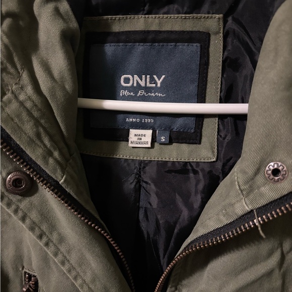 Women's Utility Jacket - Picture 3 of 3